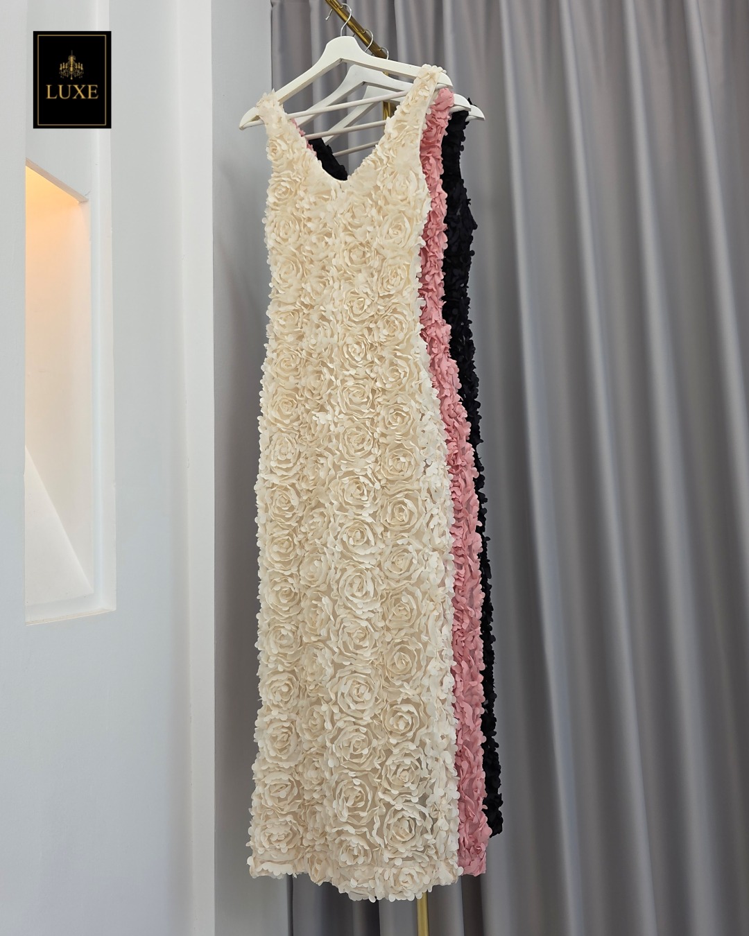 เดรสแฟชั่น เดรสเสื้อคอวีแขนกุด ทรงเข้ารูป