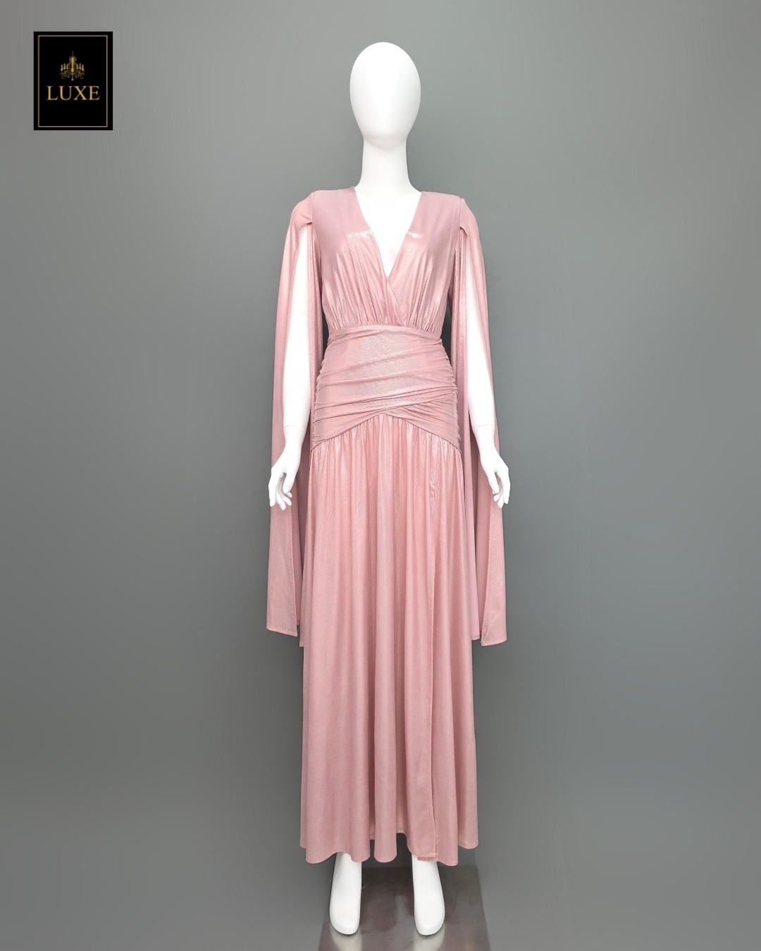 เดรสแฟชั่น แม็กซี่เดรสเสื้อคอวีป้าย แขนยาวเป็นผ้าคลุมในตัว กระโปรงเข้ารูปตรงสะโพก ผ่าหน้าขา ชายกระโปรงบาน