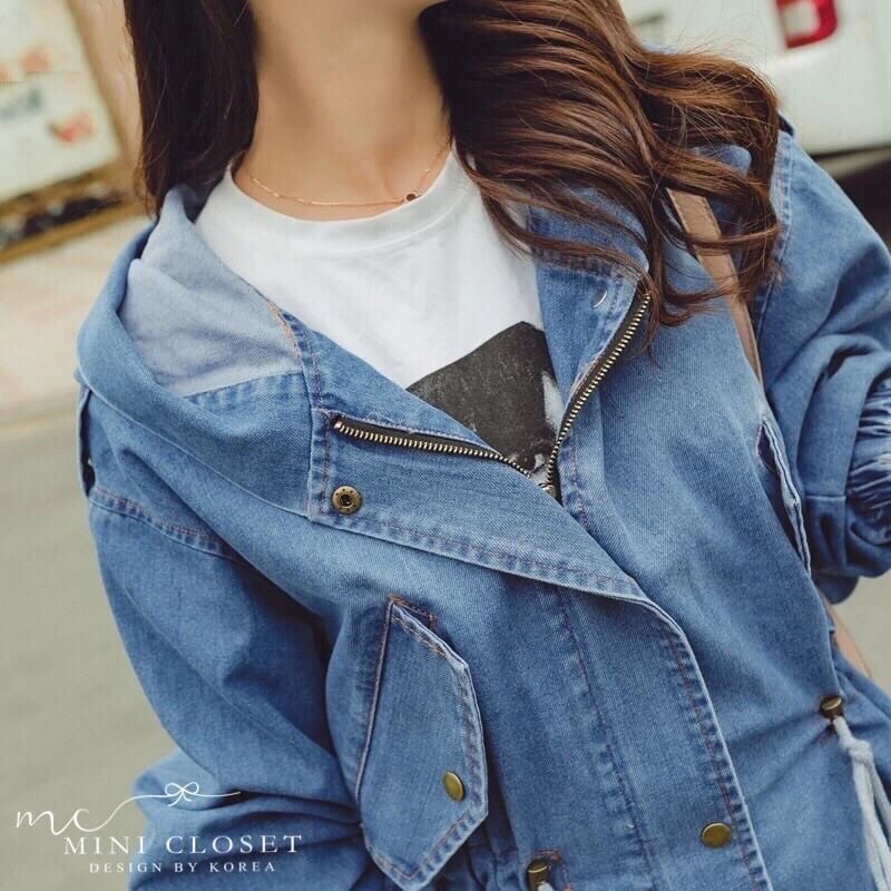 🙆🏻♀️Denim Hood Jacket🙆🏻♀️ เสื้อคลุมอีกรุ่นที่แพตเทิ้นเป๊ะ ใส่สวยปัง กับแจ็คเก็ตยีนส์ฮู้ด แขนสม๊อกยางยืด เวลาใส่น่ารักดีค่ะ มีเชือกที่ขอบเอวรูดรัด ยาวคลุมสะโพก โอเวอร์ไซส์เก๋ๆค่ะ