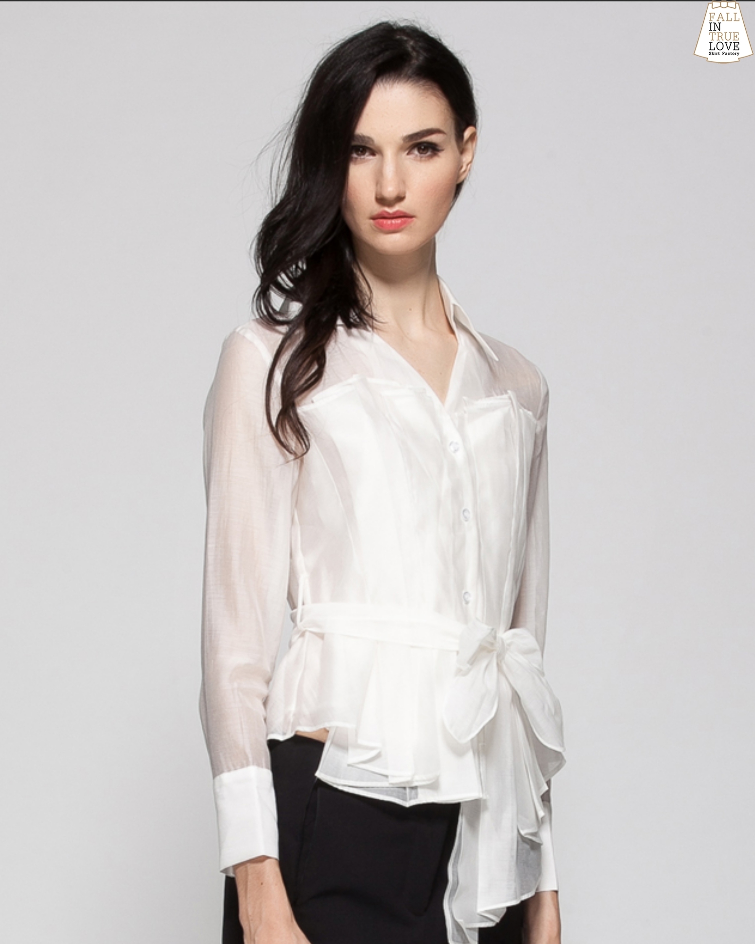 เสื้อแฟชั่น เสื้อเชิ้ตคอวีจับจีบทวิสต์ช่วงตัวรอบตัวหน้าหลังแบบเรียบหรู