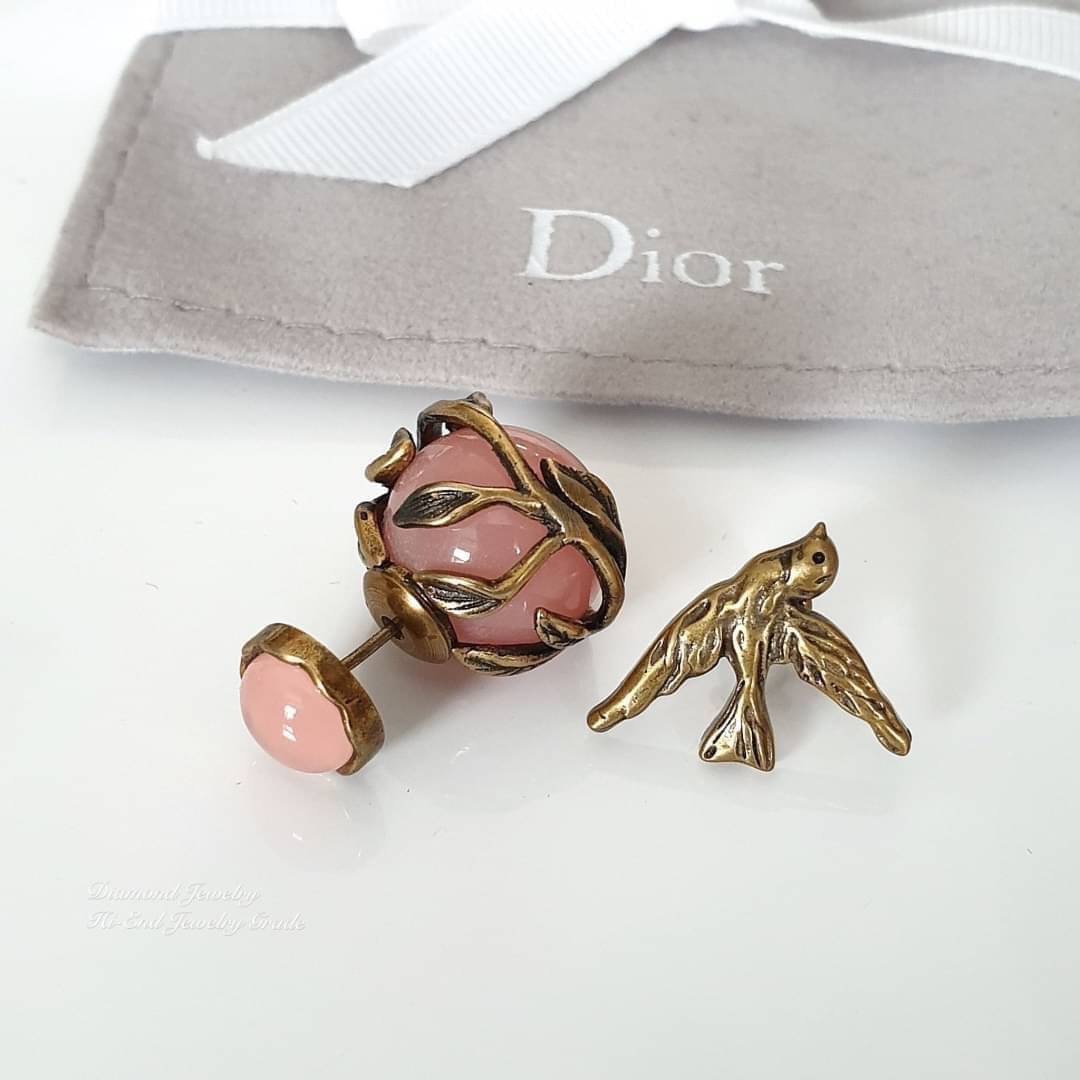 Super Hi-End Quality !!!!! ((เกรด 1:1 ดีที่สุดในท้องตลาด แสตมป์ครบค่ะ)) Dior Tribales Earrings **คอลเลคชั่น Autumn 2019 ใหม่ล่าสุดเลยคร่า** งาน 1:1 เหมือนในช็อปเป๊ะๆ ต่างหูดิออรุ่นใหม่ ล่าสุดชนช็อป ดีไซน์สวยมากๆค่ะ ประดับอะไหล่ทองแอนทีคอย่างดี งานสวยไร้ที
