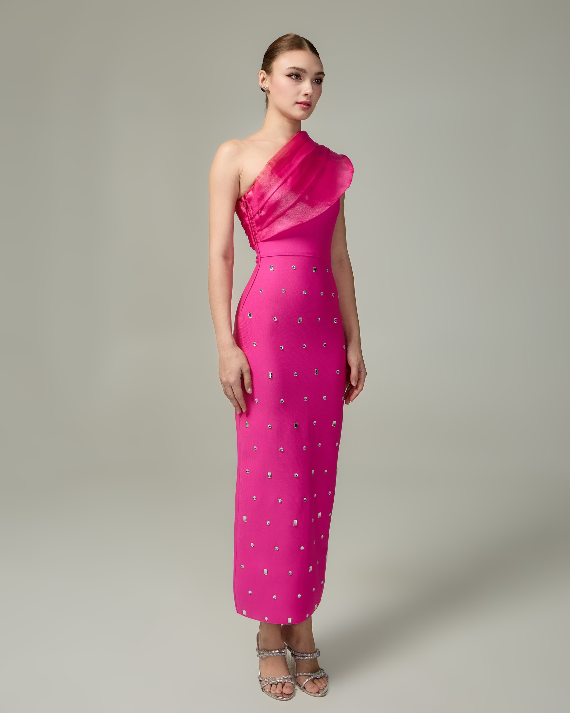 เดรสแฟชั่น เดรสเสื้อไหล่เดียว กระโปรงยาวทรงเข้ารูป