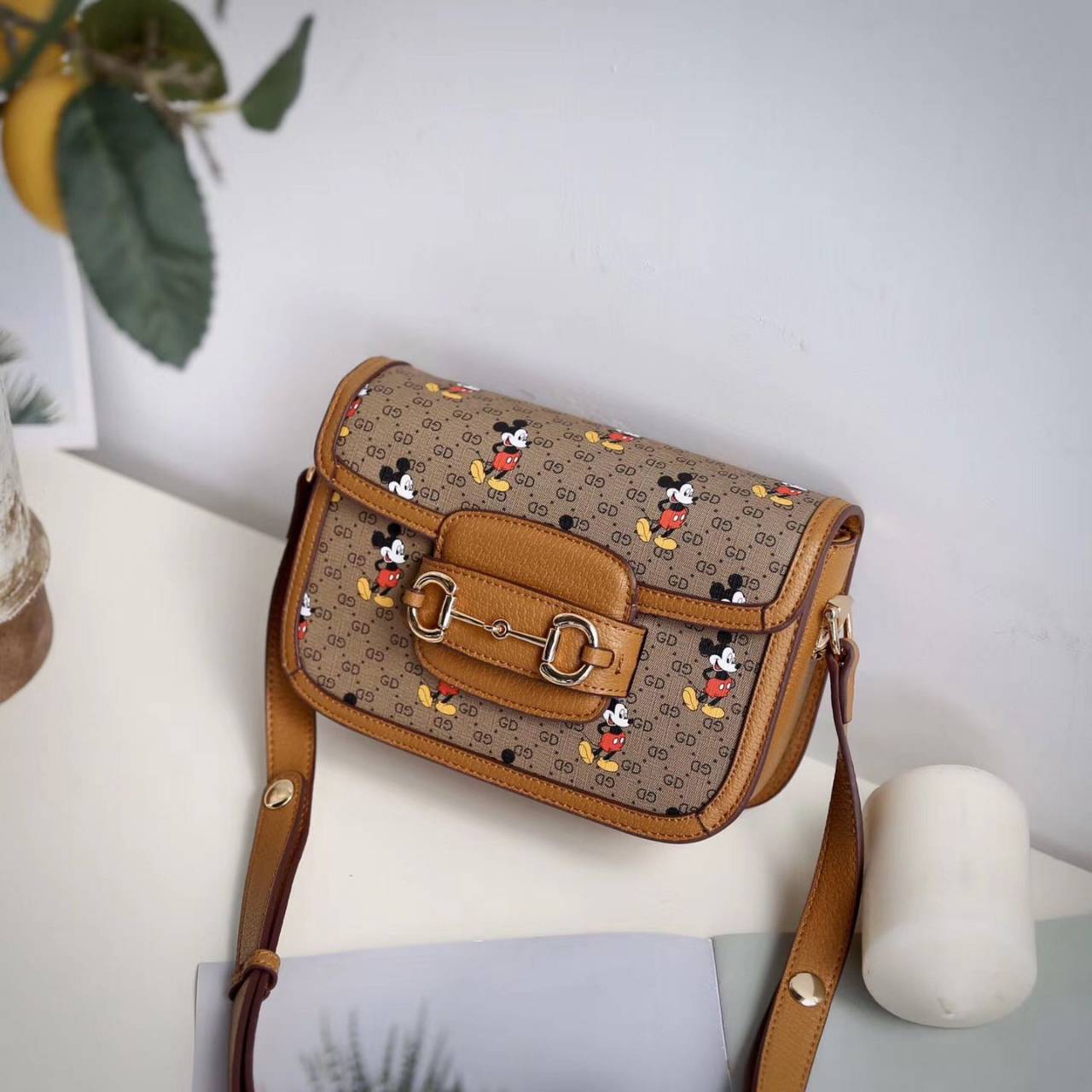 มาแล้วน้า ทรงนี้ยอดนิยมที่สุดเลย Horsebit มาพร้อมมิกกี้สุดน่ารักกันไปเลย งานสวยสุดๆๆเหมือนหนังแท้มากๆ รับรองได้ไปไม่ผิดหวังเลยจร้า