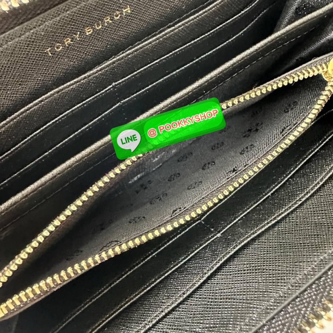TORY BURCH ROBINSON MULTI GUSSET ZIP CONTINENTAL WALLET กระเป๋าสตางค์ใบยาว แบ่งสัดส่วนด้วยช่องซิปตรงกลางสำหรับใส่เหรียญ มีช่องใส่บัตร และใส่ธนบัตรได้ วัสดุหนังแท้ เปิด-ปิดกระเป๋าแบบซิปรูด ใส่โทรศัพท์มือถือได้ วันชิวๆพกกระเป๋าสตางค์ใบเดียวสะดวกมากค่ะ