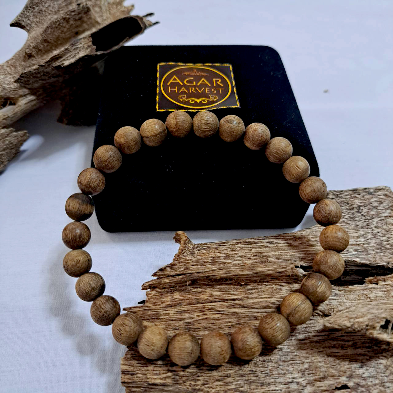 สร้อยข้อมือ กำไล ลูกประคำ จากแก่นไม้หอมกฤษณา ในกล่องกำมะหยี่ สวยหรู (27เม็ด 10มิล) Agarwood Beads Bracelet with Box (27 Beads) 10mm / Mala / Rosary 1 unit