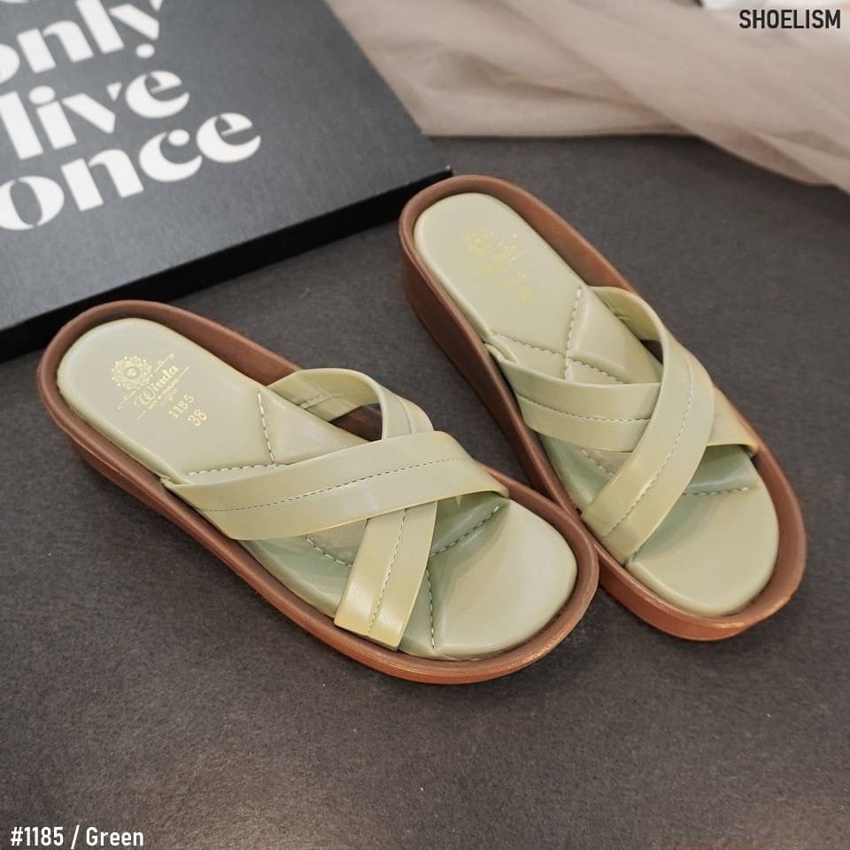 งานนุ่มละมุน พร้อมส่งแล้วค่า รองเท้าแตะลำลอง พื้นบุฟองน้ำสุดนุ่ม หนังนิ่มไม่บาดเท้า น้ำหนักเบาเดินสบาย บอกเลยว่าไม่ผิดหวังแน่นอน