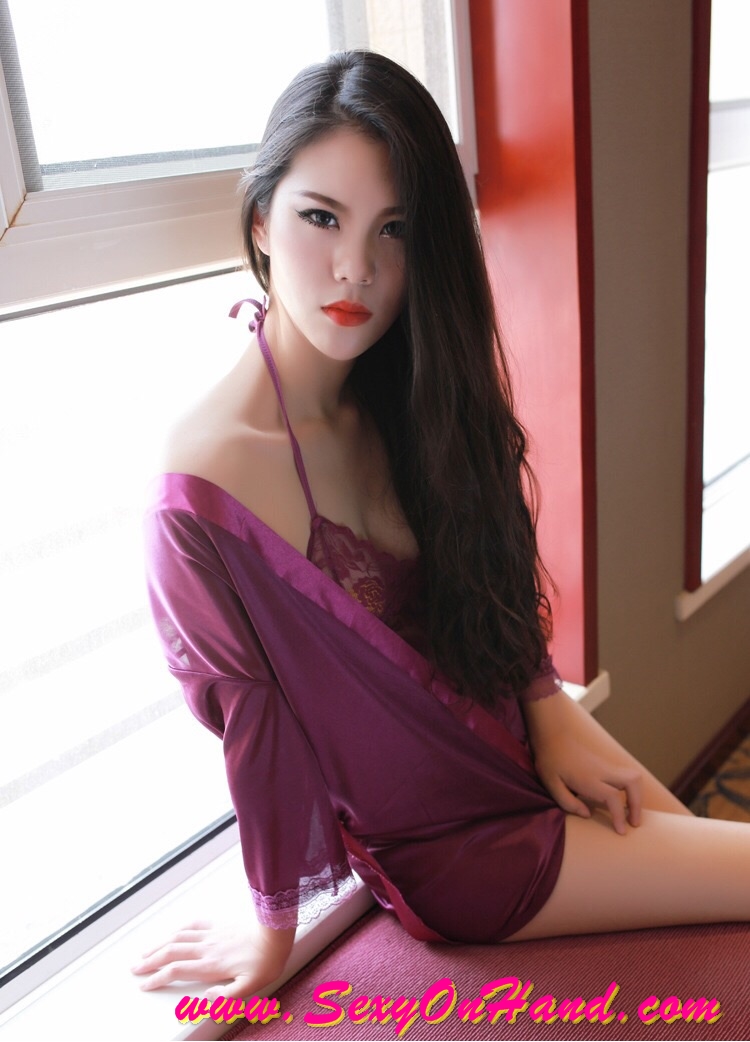 ชุดเซ็กซี่ ชุดวันพีซ สีม่วง ปิดเป้า แต่งลูกไม้เกรดดี ผ้านุ่มลื่น ด้านบนคล้องคอ ช่วงตัวใช้ผูกด้านหลัง