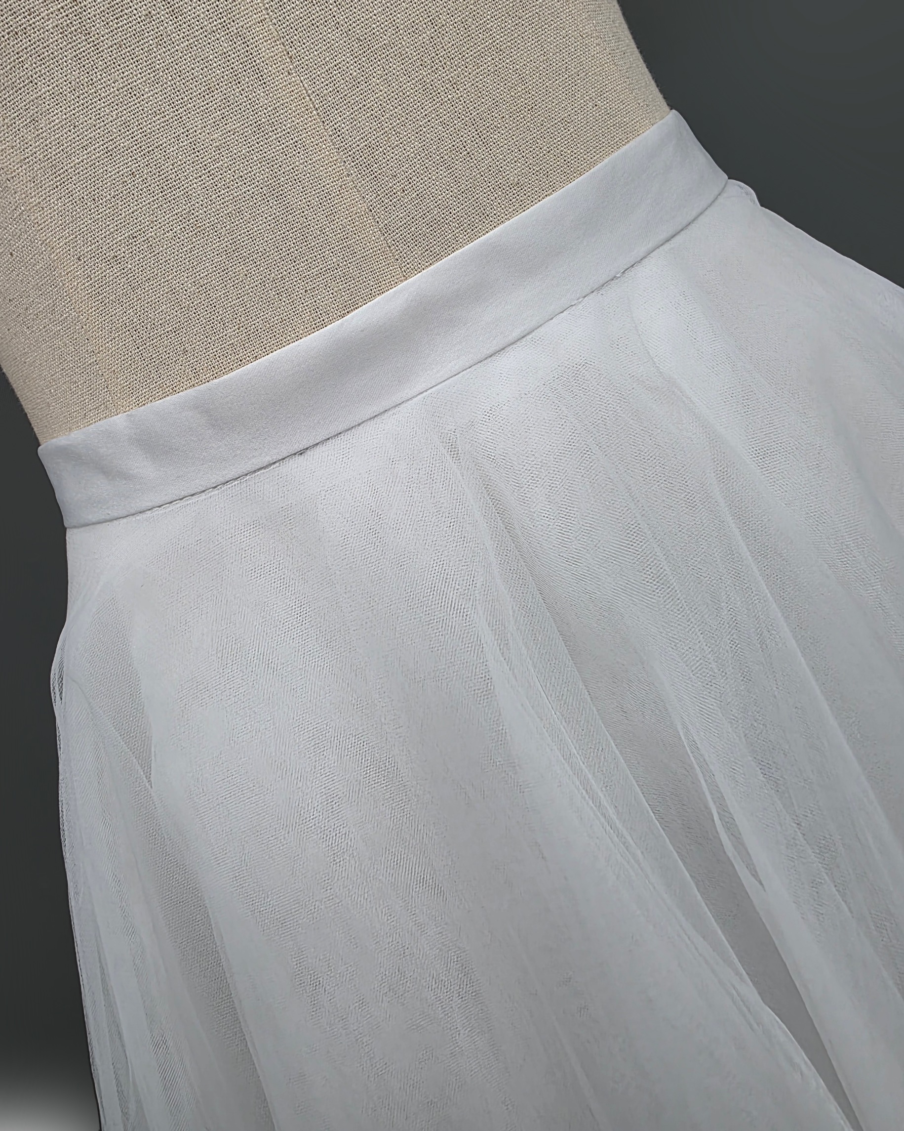 กระโปรงแฟชั่น กระโปรงบานทรงวงกลม ด้านในมีโครงช่วยให้กระโปรงบานสวย