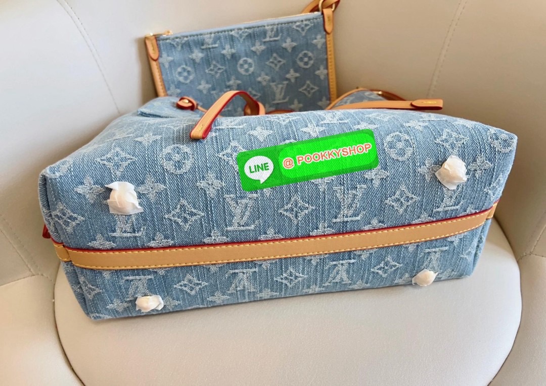 NEW ARRIVAL! ไม่ต้องตามหาแล้วจ้าา มีมาพร้อมส่งแล้ว ใหม่ล่าสุด LOUIS VUITTON CARRYALL PM DENIM BAG ((vip gift duty free ตปท)) 🔖พร้อมส่ง! สีใหม่คือสวยมากๆ วัสดุเดนิม((ยีนส์)) อย่างดี ทอลายแบรนด์นูนทั้งใบ ตัดขอบหนังแท้ค่ะ