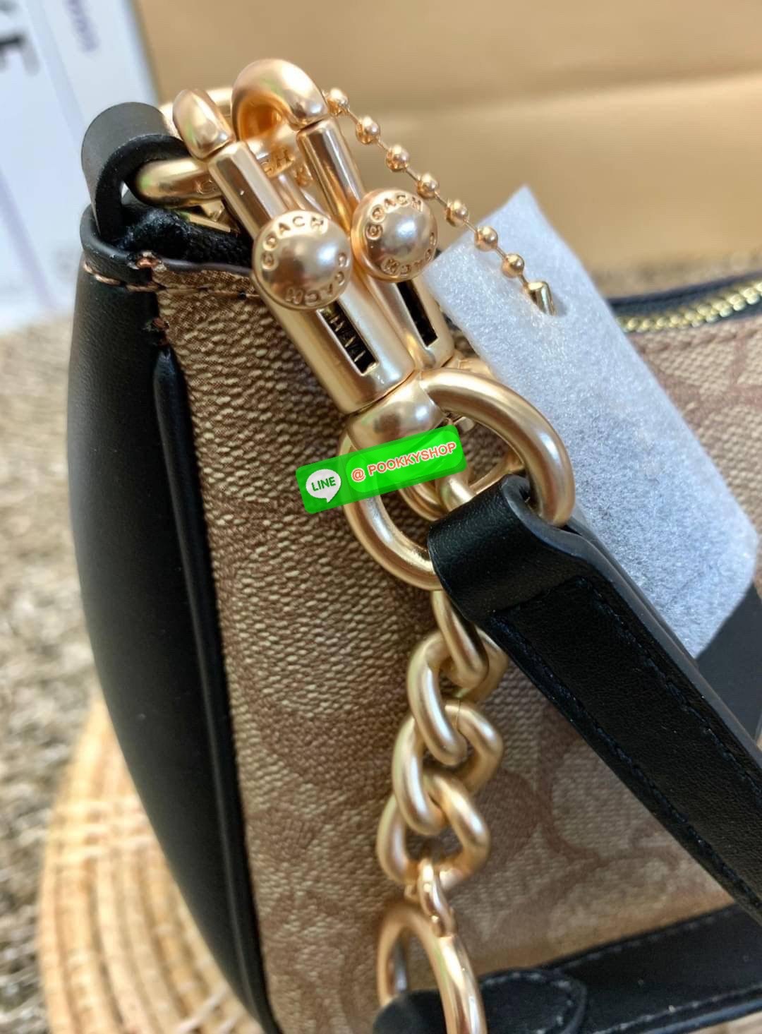 COACH TERI SHOULDER BAG ((CA173//CA209//CA548)) 🔹กระเป๋าทรงพอช ในรูปแบบหนังแท้ หนังนิ่มสวยมากค่ะ 🔹เปิดปิดกระเป๋าแบบซิป ภายในสามารถใส่กระเป๋าเงินใบยาวได้;มือถือได้ทุกรุ่น;พาสปอร์ตได้;มีช่องเล็กใส่ของจุกจิก และช่องเสียบบัตรให้อีก2ช่องนะคะ