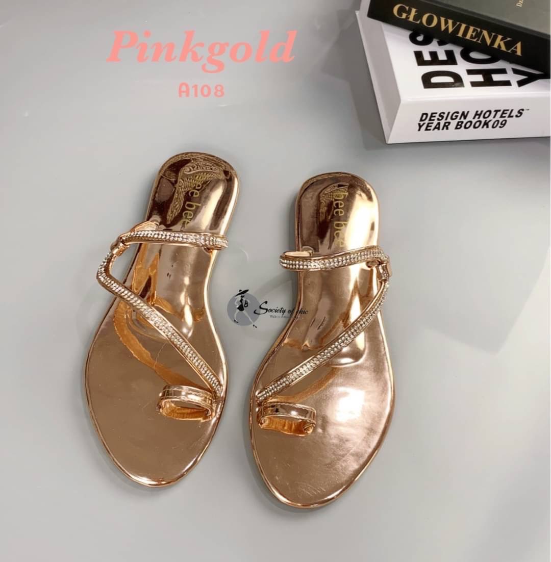 สวยจึ้ง ราคาน่าคบอีกแล้วแม๊!!!! ❤️ เด่นทุกสี สวยดูแพง แซงงานแบรนด์ หนังกระจกประดับเพขรขับผิว ใส่ออกมาโดดเด่น งานดีมากกกแม่! สวยเกินราคาเกินปุยมุ้ยยยย😍