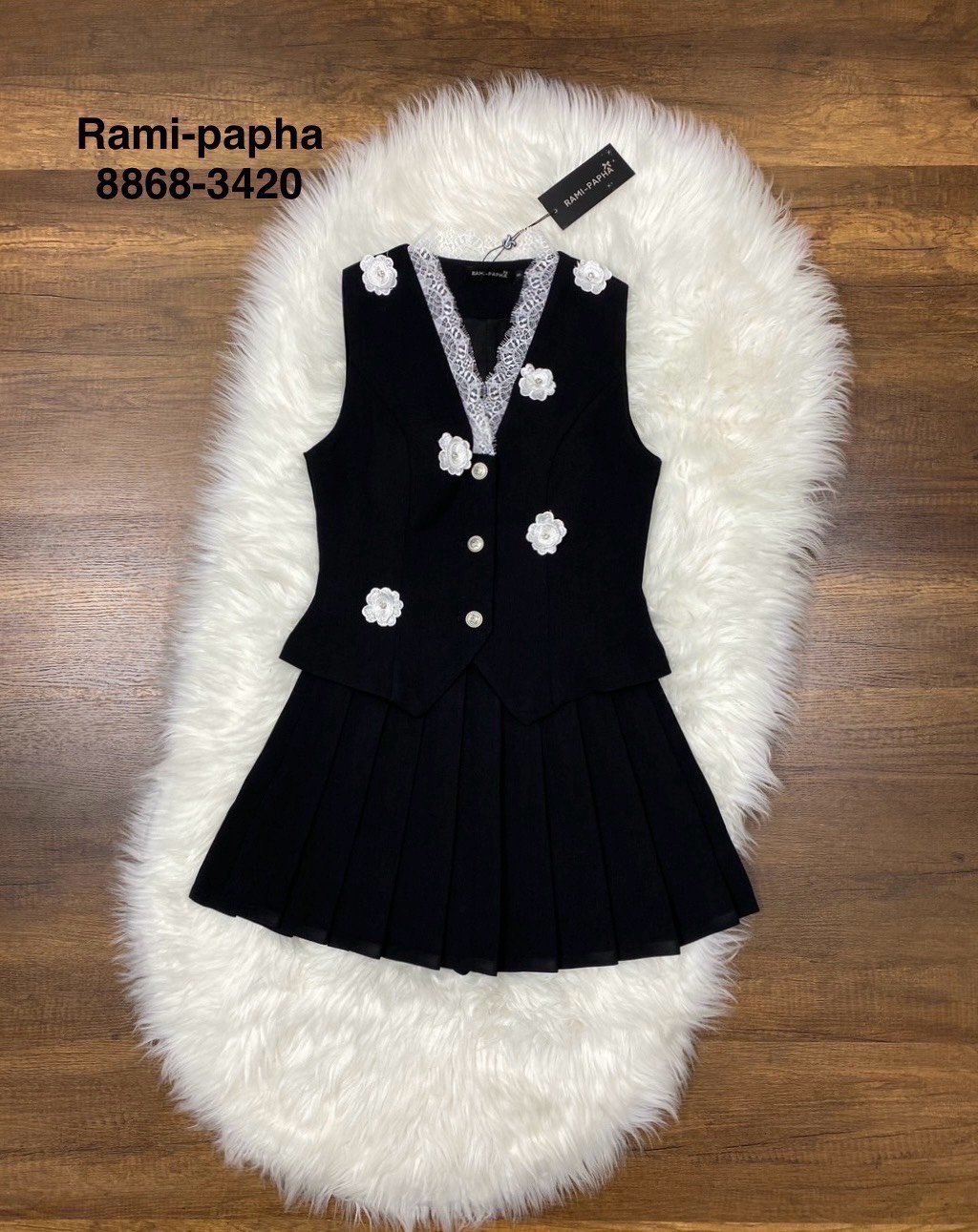 ชุดเซทแฟชั่น ชุดเซต สีดำสวยหรูคลาสสิค ดีเทลแต่งดอกไม้3D ประดับเพชร