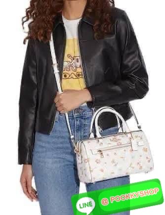 COACH ROWAN SATCHEL IN SIGNATURE CANVAS WITH MYSTICAL FLORAL PRINT (COACH C8615) กระเป๋าสะพายข้างทรงหมอนเป็นอีกรุ่นมาแรงสุดๆ ฮอตตลอด เป็นทรงที่ต้องมาติดตู้ โดดเด่นอย่างลงตัวกับรุ่นนี้ หมอน 10" รุ่นมีช่องซิปด้านหน้า สามารถแยกเก็บของสำคัญๆได้อย่างเป็นส