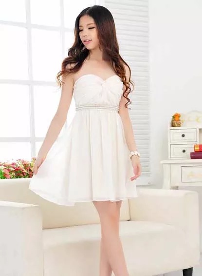 ชุดเดรส เกาะอก สีขาวครีมเนื้อผ้าชีฟองสวยหรู แต่งเพชรใต้อก แบบสวย งานหรูมากคะ