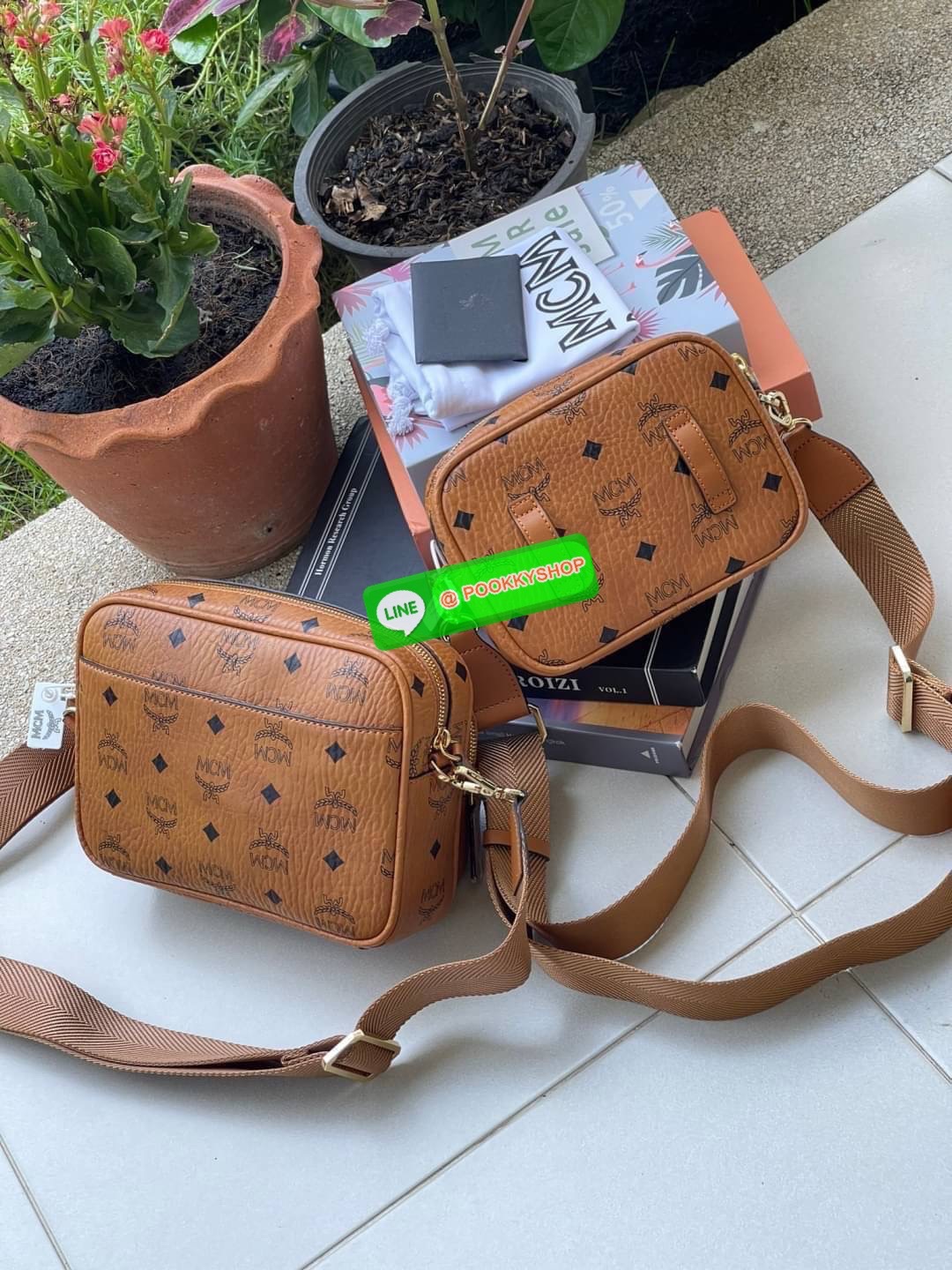 ð MCM KLASSIK CROSSBODY in Visetos( Small )āļāļĢāļ°āđāļāđāļēāļāļĢāļāļŠāļāļāļāļĩāđ Klassik āļāļĩāđāļĄāļĩāļĨāļąāļāļĐāļāļ°āļāļĢāļāļāļēāļĄāļāļ·āđāļ āļāļāļāđāļāļāļŠāđāļāļĨāđāļāļĨāļēāļŠāļŠāļīāļ āđāļāļĢāļāļŠāļĢāđāļēāļāļāļĢāļ°āđāļāđāļēāļāđāļģāļŦāļāļąāļāđāļāļēāļĄāļāļāļāļīāļŠāļĢāļ°āđāļŦāļāļ·āļāļāļąāđāļ āļāđāļēāđāļāđāļāļĨāļ·āļāļāļāļīāļ§āļĨāļēāļĒ Visetos āļāļąāļāđāļāđāļāđāļāļāļĨāļąāļāļĐāļāđāļāļāļmcm āđāļāļāļĩāđāļāļ·āļāđāļāļāđāļāļŠāļāļāļĢāļĩāđāđāļāļāđāļŪāļāļāđāļāļĢāļĩāļāļĩāđāļŠāļĄāļāļđāļĢāļāđāđāļāļāļāļĩ