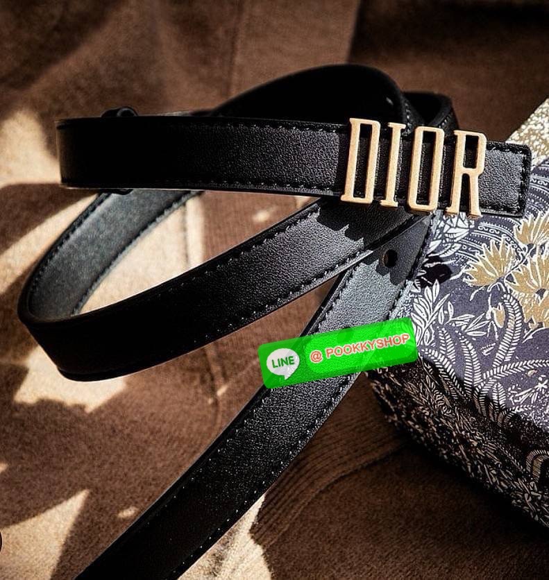 ✨Best Gifts ideas! กลับมาตามคำเรียกร้อง!✨ Dior Belts 3D Logo Gift With Purchase พรีเมี่ยมกิ๊ฟ Limited จาก Christian Dior Perfume Dutyfree Counter ดีไซน์สุดคลาสสิคหัวเข็มขัด Vintage วัสดุ 3D Gold Metal สายหนังแท้สีดำปรับระดับได้ Black & Gold