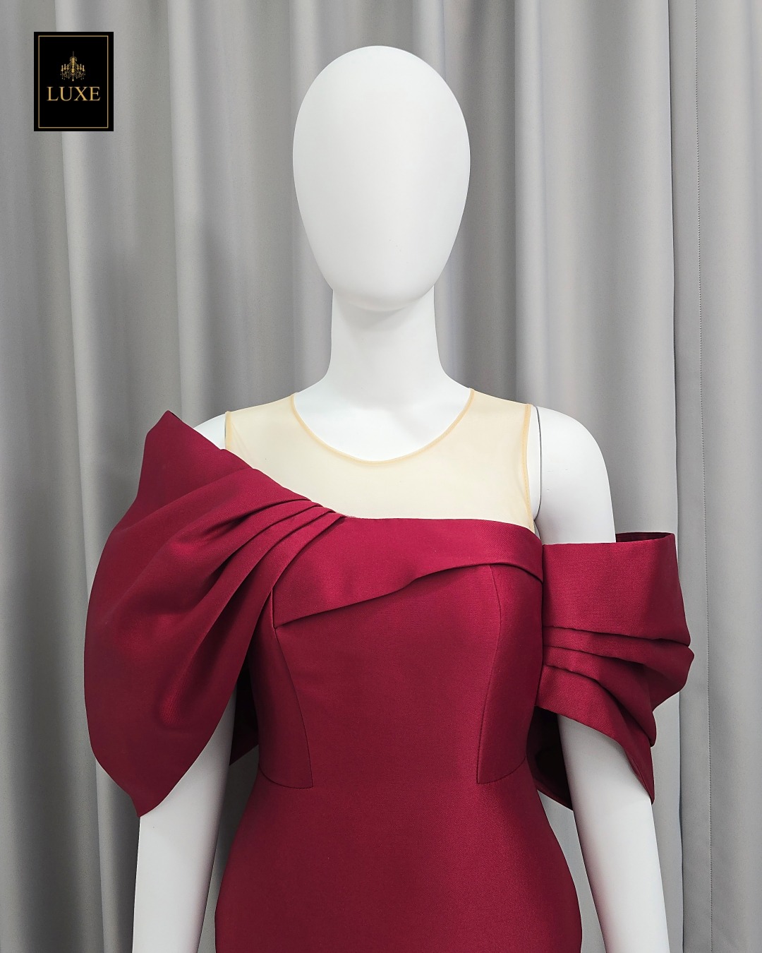 เดรสแฟชั่น มีดี้เดรสเสื้อคอกลมแขนกุด แต่งด้วยผ้าซีทรูสีนู้ด