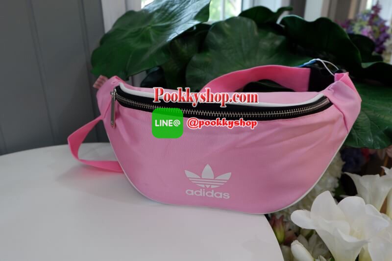 ADIDAS ORIGINALS ADICOLOR WAIST BAG Best seller! **ดาราเซเลปใช้กันเพียบ ช้าอดหมดก่อนนาจา กระเป๋าคาดอก/คาดเอวสุดชิค ดีไซน์เรียบง่าย แต่สะพายแล้วเท่ห์ คลาสสิคสุดๆ อะไหล่เงิน เปิด-ปิด ด้วยซิป ภายในกว้าง ใส่กระเป๋าสตางค์ยาวได้ และของจุกจิกได้ พอประมาณ มีช่องซ