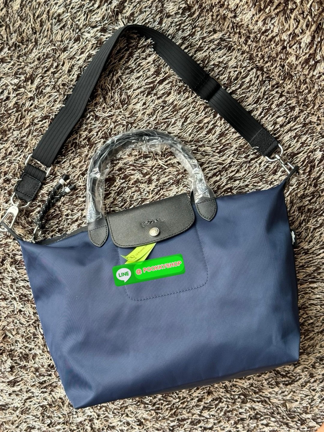 Large Longchamp LE PLIAGE ENERGY L HANDBAG LE PLIAGE รีไซเคิล ECONYLสไตล์สปอร์ต ทันสมัย และใช้งานได้จริง น้ําหนักเบา กระเป๋าใบนี้เป็นเครื่องประดับที่มีเสน่ห์ในอุดมคติที่จะติดตามคุณในทุกกิจกรรมยามเย็นของคุณ มาพร้อมกับสายสะพายไหล่ปรับได้ สามารถพกพาได้ ทั้งแ