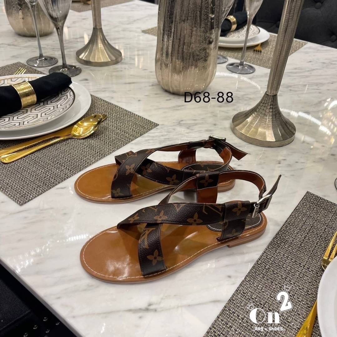 New in รองเท้าแตะ LV พื้นคิวทรงสวมไขว้รัดข้อเท้า สายปรับขนาดได้