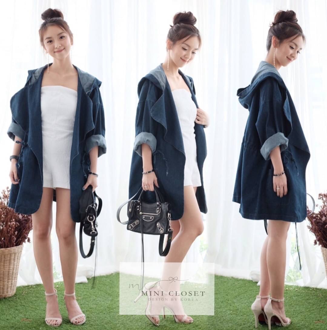 🧸เทศกาลหน้าเที่ยวมาแล้ว🧸 ชุดพร้อมส่ง งานสวย ใส่ปัง กับเสื้อคลุมยีนส์งานดีไซน์ ขนาดพอดีตัว ปกใหญ่ เชือกผูกเอว ใส่เป็นเสื้อตัวเดียว หรือ ใส่เป็นเสื้อคลุมก็ได้ เก๋ๆ ต้องมีติดไปเที่ยวนะคะ