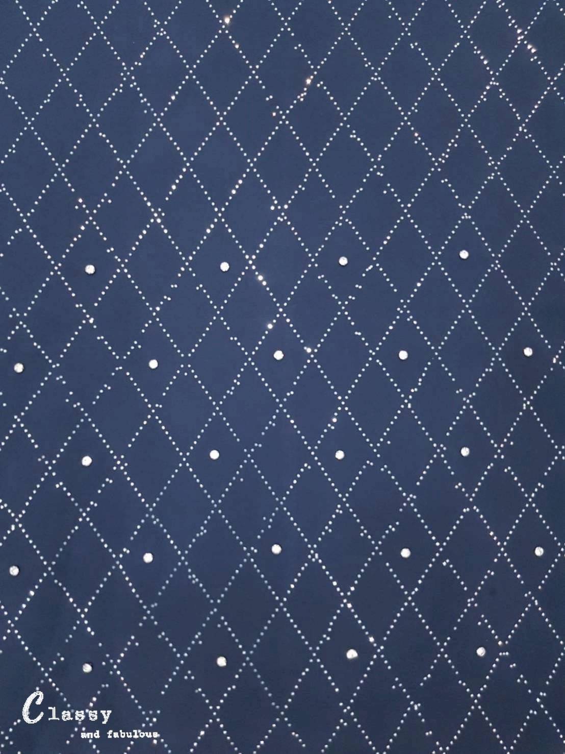 ชุดเซทแฟชั่น set เสื้อผ้าพื้นคอกลมแขนสั้นติดโบว์กระดุมเพชรด้านหน้า + กระโปรงยาวเพชร