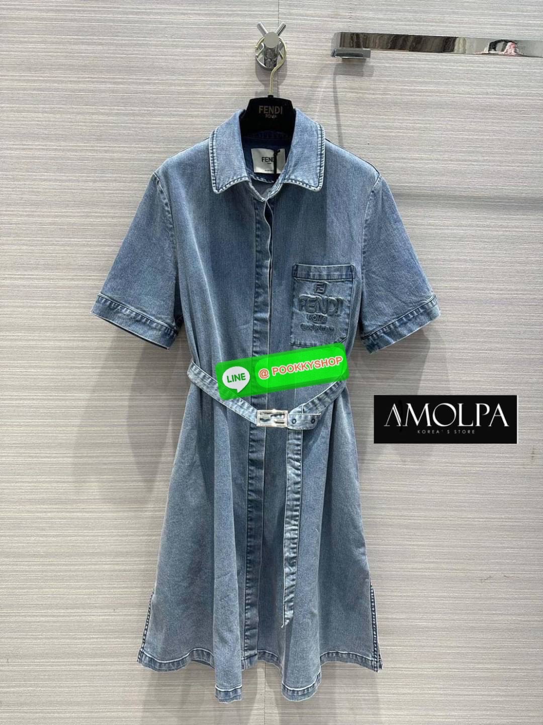 LONG MAXI DRESS FENDI DENIM ยีนส์แท้100เปอ งานไม่หนามาก ใส่สบาย มาพร้อมเข็มขัดผ้า ตัวนี้ ใส่ออกงาน ใส่ทำงาน ใส่เดินห้างชิวๆ บอกเลยว่า งานสวยม๊ากกก สวยหรู ดูแพงสุดๆ งานมีน้ำหนัก ผ้าอย่างดี น่ารักม๊ากก รุ่นนี้พิเศษมากกก รับรองว่าไม่ผิดหวังค่ะ ห้ามพลาดเลยน๊า