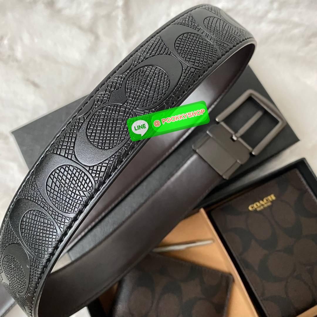 COACH Short Wallet with Belt Set Signature เซทสุดคุ้มค่ะได้ทั้งเข็มขัดและกระเป๋าสตางค์แบบพับ 2 ตอนมีช่องใส่รูปใส่บัตรใส่ธนบัตรแยกเป็นสัดส่วนเหมือนกระเป๋าสตางค์ใบยาวคุณภาพดีตามแบบฉบับของแบรนด์ มาในกล่องแบรนด์สามารถมอบเป็นของขวัญได้ ไอเท็ม Must Have ใครไม่ท