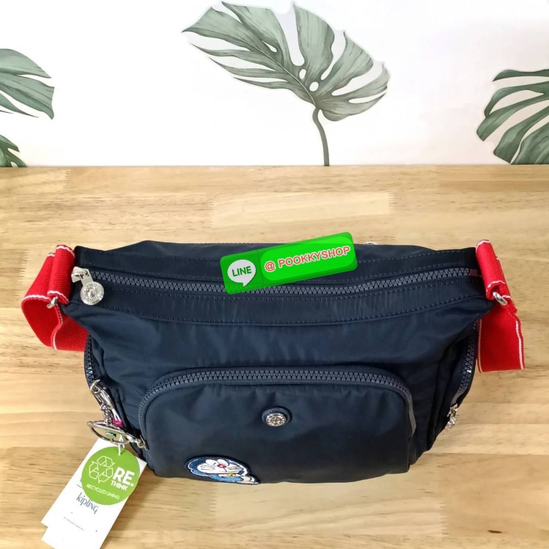 Kipling GABBIE Mini Doremon Blue กระเป๋าสะพายข้างรุ่นใหม่จาก Kipling X Doremon Collection วัสดุด้านนอก Nylon + ซับใน Polyester