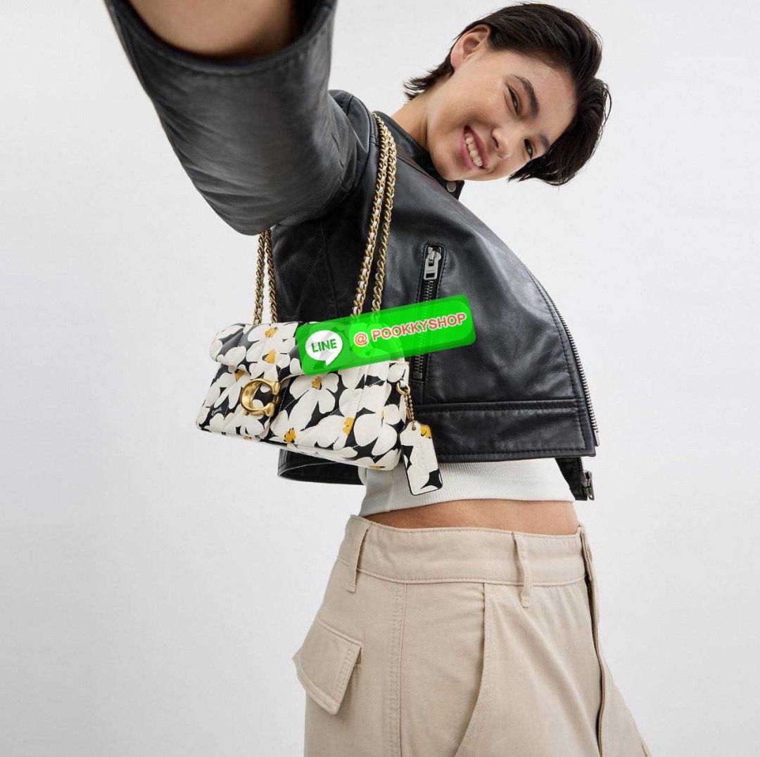 COACH CR702 TABBY SHOULDER BAG 20 WITH QUILTING AND FLORAL PRINT 🔆 Details ไอเท็มใหม่ สวยเกินเรื่องไปมาก! ดีไซน์ลวดลายดอกไม้สดใสตัดกับโทนสีคลาสสิคได้อย่างลงตัว