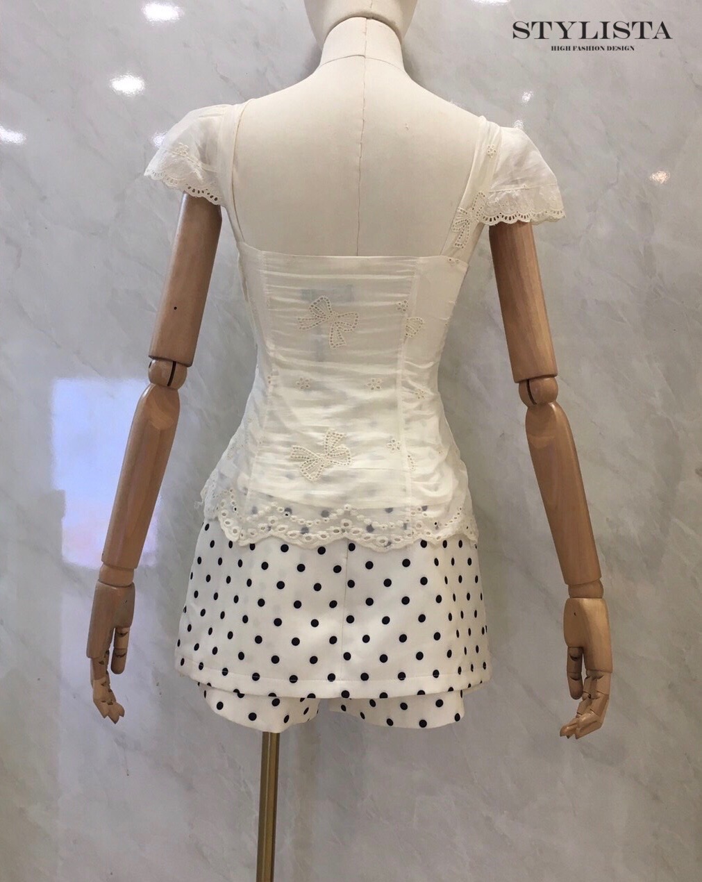 ชุดเซทแฟชั่น เสื้อผ้าฝ้ายเนื้อนุ่ม ปักลายดอกไม้ละเอียด พร้อมลูกไม้ระบายปลายเสื้อ