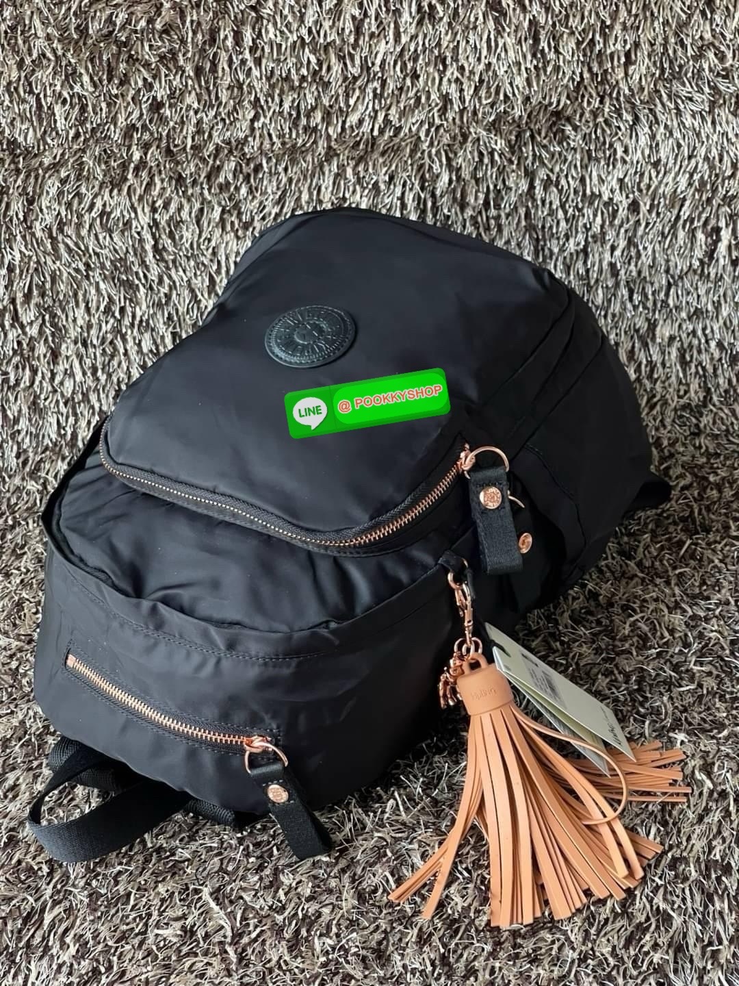 KIPLING Delia Medium Backpack with Front Pocket and top handle คอลเลคชั่นใหม่ล่าสุดจาก Paka Premium เป้ไซส์ขนาดกลางกำลังดีที่สามารถสะพายใช้งานได้ทุกวัน วัสดุ Polyester100% อะไหล่สีRose goldทั้งหมดรวมถึงเจ้าพวงกุญแจmonkeyและพู่หนังrubber เพิ่มความหรูหรา คอ