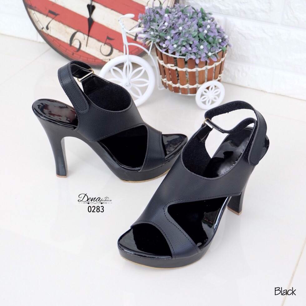 0283 ส้นสูงรัดข้อเมจิกเทป งานที่สาวๆรอคอยมาถึงแล้ว สวยเท่ห์ เพิ่มลุคมาดมั่นด้วยส้นสูงดีไซร์โฉบเฉี่ยว สายรัดข้อแบบเมจิกเทปทรงปิดหน้าเท้า เว้าโชว์ผิวด้านข้างเล็กน้อย งานส้นไม้สูงเพรียวมากๆค่ะ ดีไซน์สวยที่คุณไม่ควรพลาดอย่างแรง