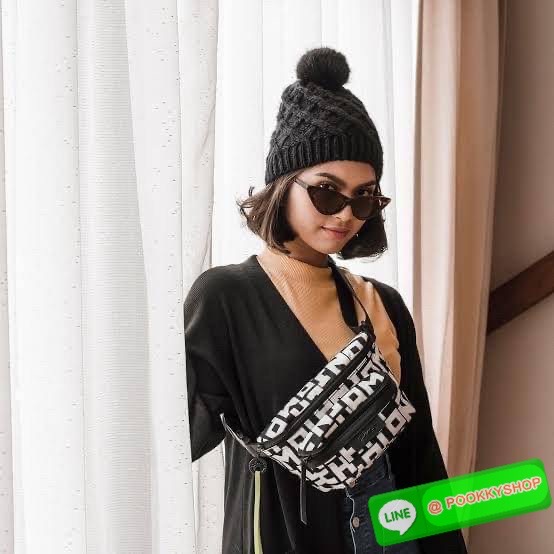 💕LONGCHAMP LE PLIAGE LGP BELT BAG M เท่ห์อย่างมีสไตล์กระเป๋าทรงคาดอกและคาดเอวดีไซน์แนวสปอร์ต เพิ่มความโดดเด่นทันสมัยด้วยลายซิกเนเจอร์ มีช่องซิปที่ใช้งานง่ายช่วยให้คุณหยิบใช้สิ่งของจำเป็นได้อย่างสะดวกและง่ายดาย และผสานสายรัดแบบปรับได้เข้ากับหัวเข็ม