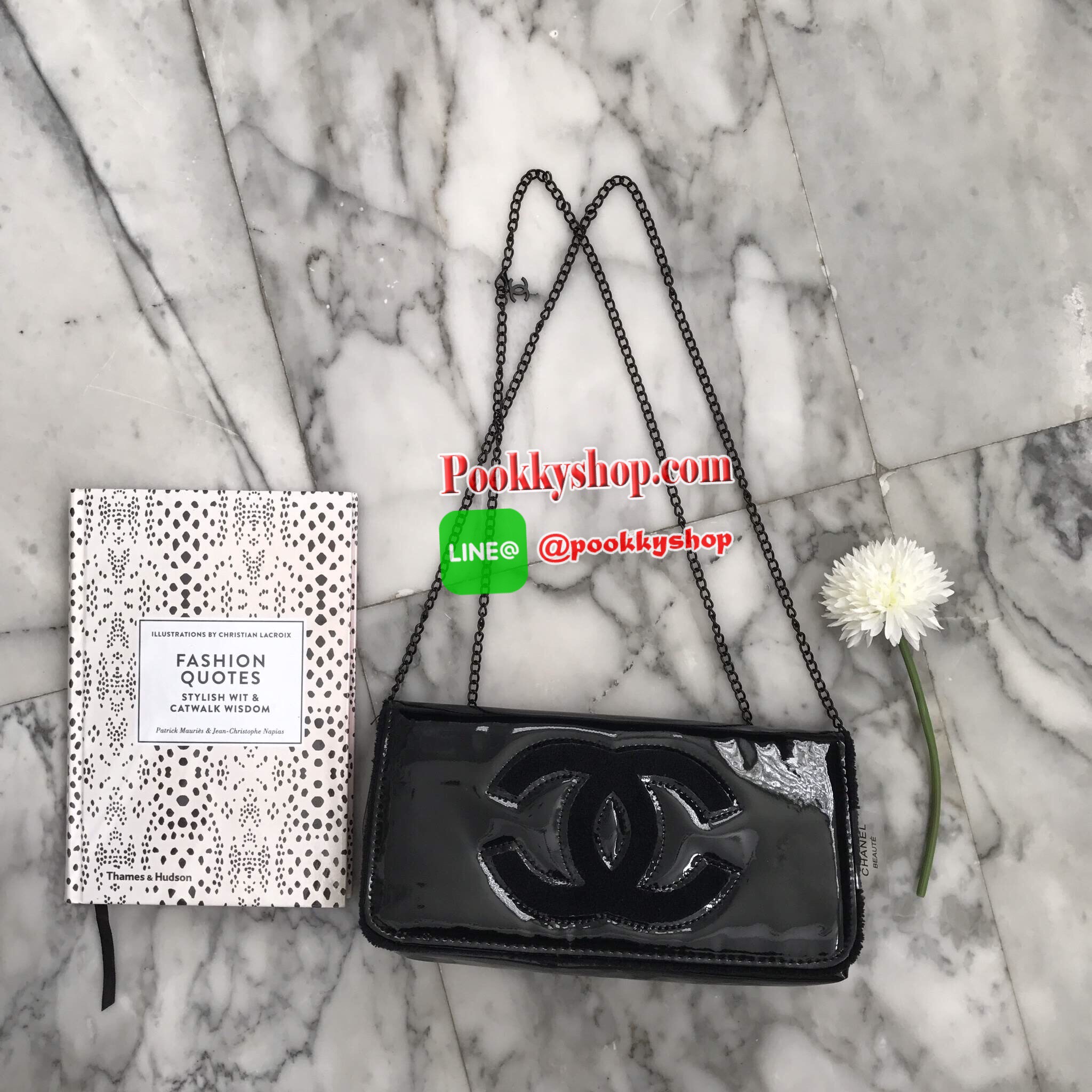 Best seller สินค้าเข้าใหม่ งานพรีเมี่ยมกิ้ฟจากเคาเตอร์ต่างประเทศ กระเป๋า สวยๆ จาก แบรนด์ Chanel เป็นกระเป๋า ใบสวยรุ่นหายาก ขนาดกำลังดี เลิศมาก ใช้แล้วไฮโซ สวยเกินราคาแน่นอนคะ ภายในบุขนเฟอร์นิ่มมากกก เก็บของอย่างดี ใบนี้ ห้ามพลาดเลย มาจำนวนจำกัดนะคะ