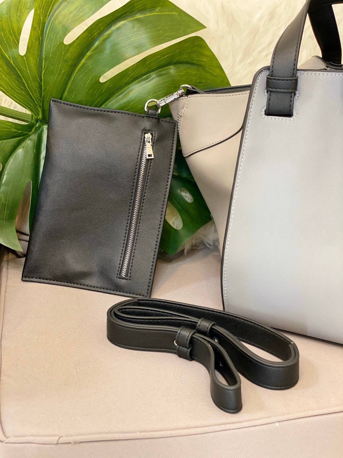 พร้อมส่งค่า 💕Hammock 💕 สิ้นสุดการรอคอย สำหรับรุ่นที่ทุกคนถามหาเยอะที่สุด การันตรีงานคุณภาพ ใช้เวลาผลิตนานสุดถึง 4 เดือน ตอนนี้พร้อมส่งเเล้วค่า Hammock size 30 cm รอบนี้เป็นงานสั่งผลิต งานเนี้ยบ ตัวหนังสวยมากกกก PU premium อย่างดี มีความหนา