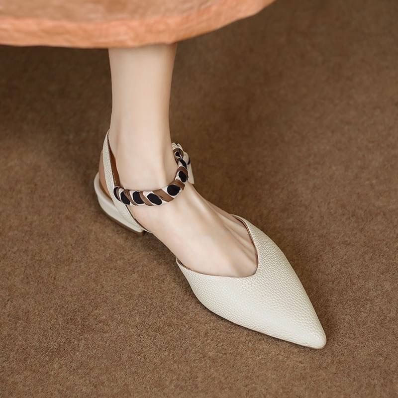 พร้อมส่ง👠👠👠รองเท้ารัดส้น คาดสายผ้า ทรงหัวแหลม ซับหนังนิ่ม ใส่สบายมาก น่ารักค่ะ บอกเลย สวยมากจ้า