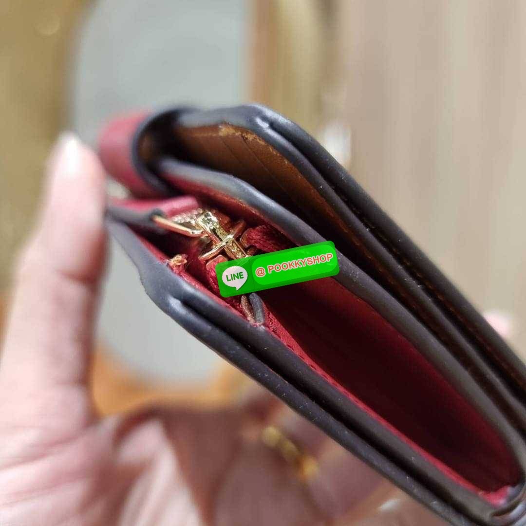 COACH C8730 MEDIUM CORNER ZIP WALLET IN SIGNATURE CANVAS WITH WILDFLOWER PRINT คอลเลคชั่นใหม่ กระเป๋าสตางค์ใบกลาง ดีไซน์ใหม่ สุดหรู คละลายพริ้นท์เต็มใบ น่าใช้ไปอีก วัสดุหนังแคนวาสเคลือบลาย ภายในมีช่องใส่บัตร ใส่ธนบัตรได้ครบ และมีช่องซิปแยก ใบจริงสวยมากๆ แ