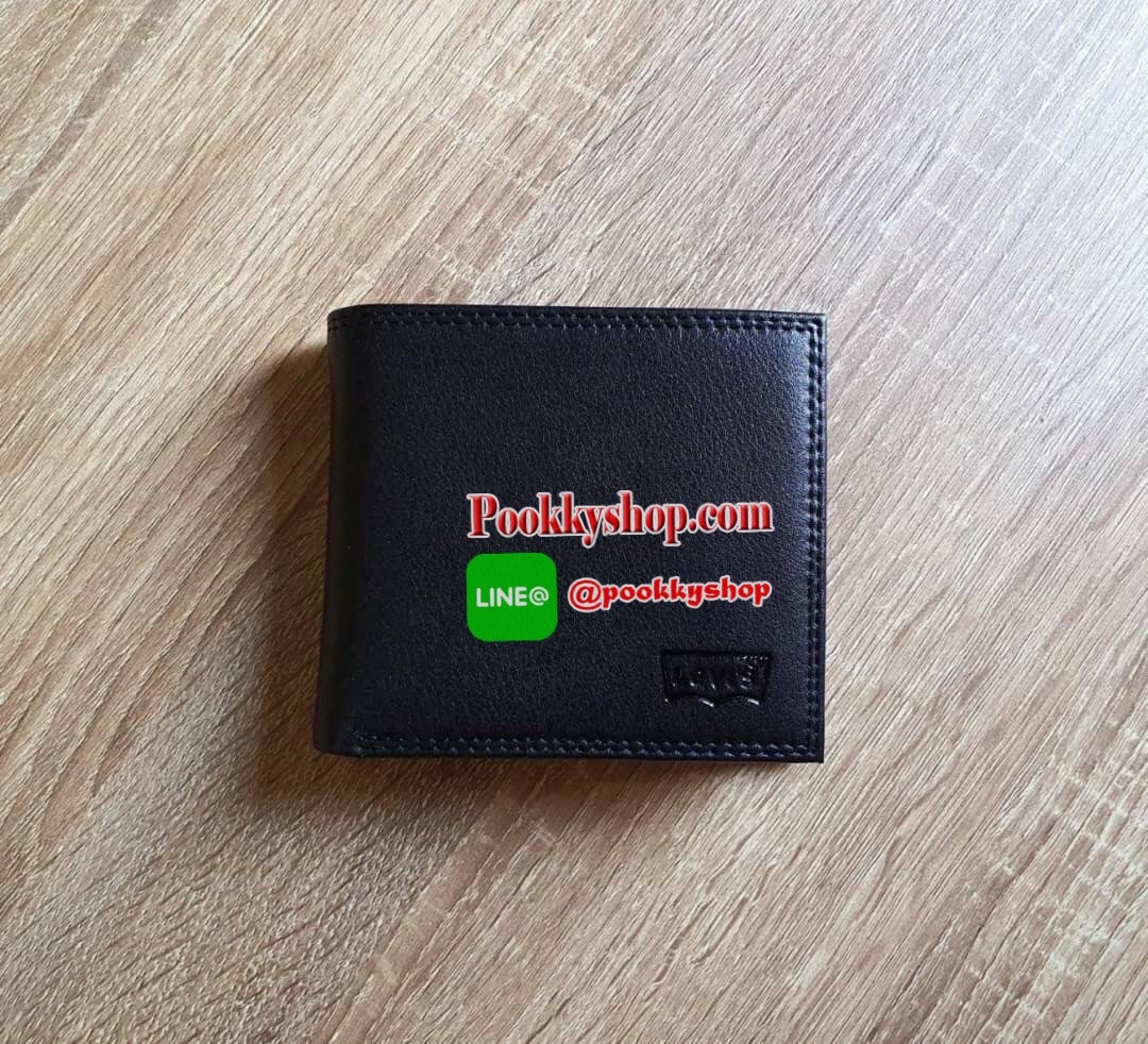 LEVI'S WALLET กระเป๋าสตางค์ทรงสั้นสำหรับคุณผู้ชาย แบบพับสองตอน วัสดุหนังคุณภาพดี ด้านหน้าปั้มโลโก้แบรนด์ ภายในมีช่องใส่ธนบัตรแยกเป็นสัดส่วน ตัวจริงสวยน่าใช้มากค่า