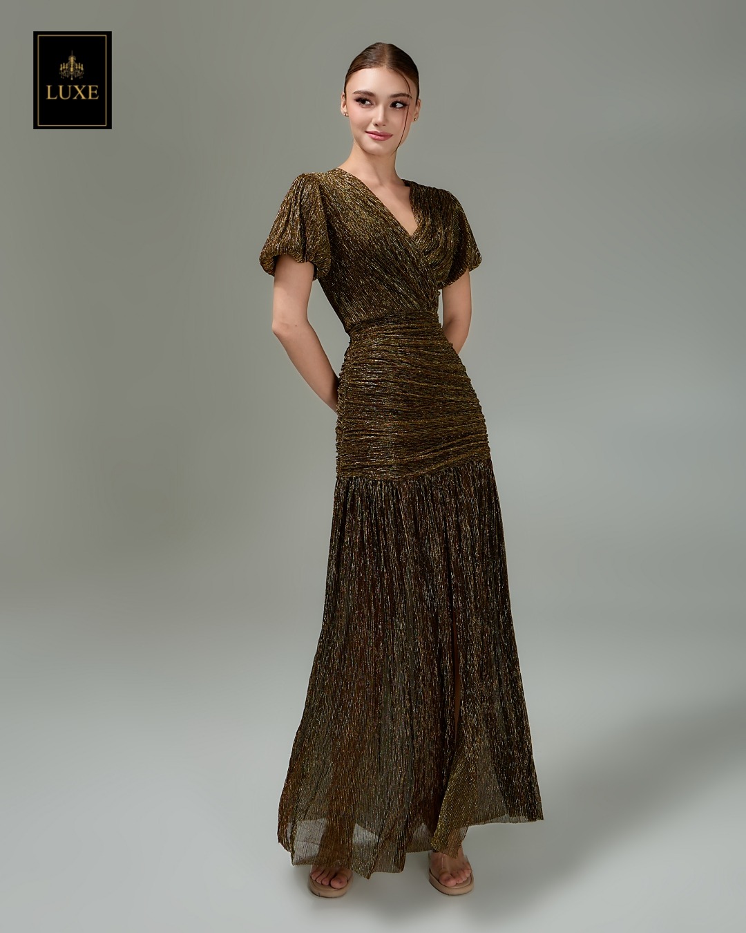 เดรสแฟชั่น แม็กซี่เดรสเสื้อคอวีป้าย แขนบอลลูน กระโปรงรูดเข้ารูปตรงสะโพก