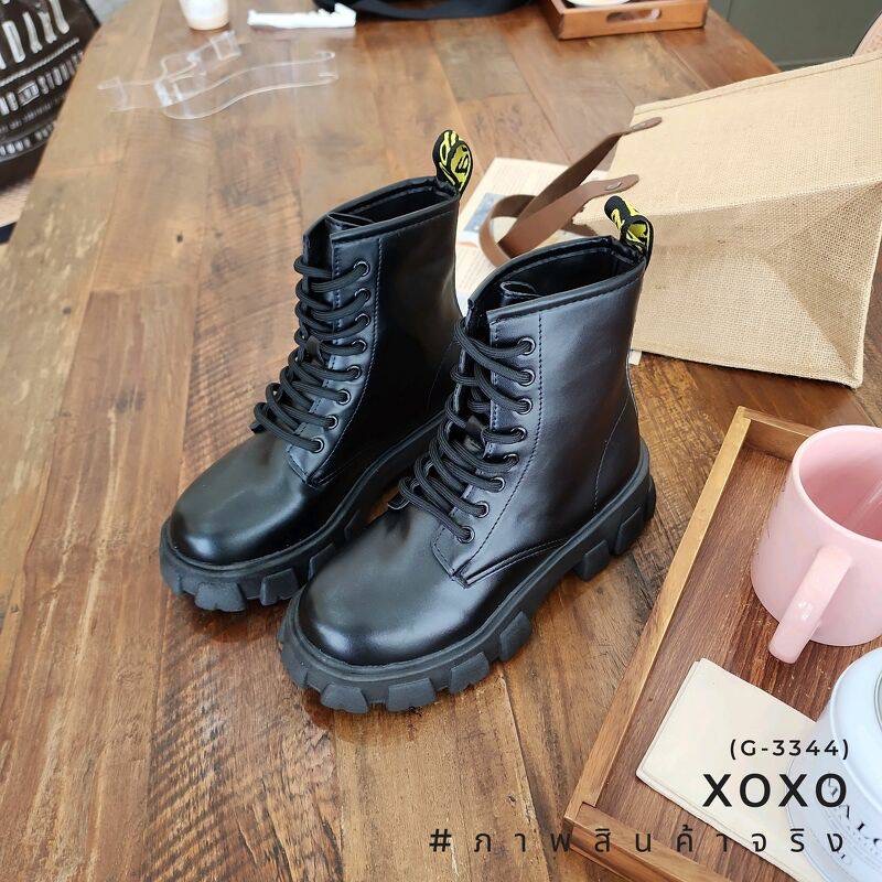 สินค้าพร้อมส่ง ถามกันมาเยอะมากรองเท้าบูทรุ่นนี้ งานลงแล้วนะจร้าา ด่วนเลยจร้าา ปึ้งสุดๆๆ บูทครึ่งข้อ วัสดุหนัง PU ด้านหน้าเป็นเชือกร้อย ส้นเสมอ ใส่สบาย แมทส์ชุดง่าย สร้างความปึ้ง ให้ชุดเลยคร่าา ตอนใส่ ของมันต้องมีจร้า คุณค่า