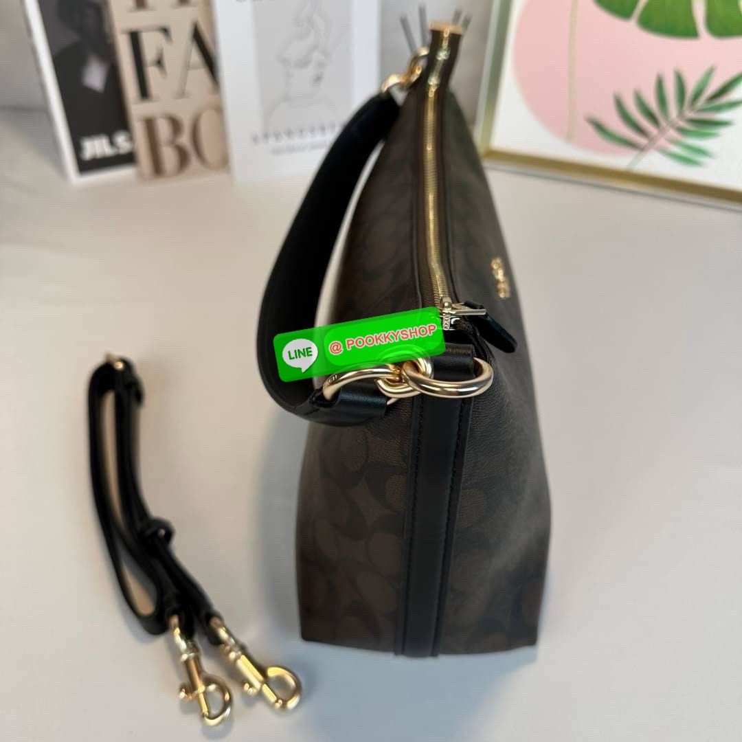 กระเป๋าสะพาย LEWIS IN SIGNATURE CANVAS ( COACH F85696) กระเป๋าหนังลาย C ผ้าใบเคลือบซิกเนเจอร์ พร้อมรายละเอียด หนัง เรียบ] ภายในกระเป๋ามัลติฟังก์ชั่น ปิดด้วยซิป ซับในผ้า