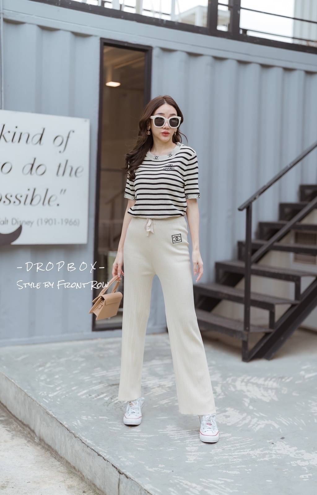 DROPBOX Style by Front Row CC Knitting Set มาคะสาวๆ เซ็ตไหมพรมเสื้อเเขนสั้นทอลายริ้ว และมีโลโก้ cc มาคู่กับกางเกงไหมพรมสีพื้นผ้าร่อง ใส่มาดูสวยแพงมากๆ