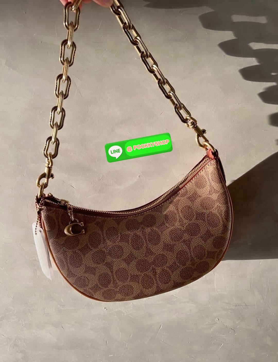 COACH MIRA SHOULDER BAG((CM582//583)) 💌เอาอะไรมาไม่คุ้ม ใบเดียวเอาอยู่ตลอดวันไม่ว่าจะตอนกลางวันหรือใช้ไปปาตีร์กลางคืน! หนังแท้อย่างดี นิ่มสวยคลาสสิคมากๆ