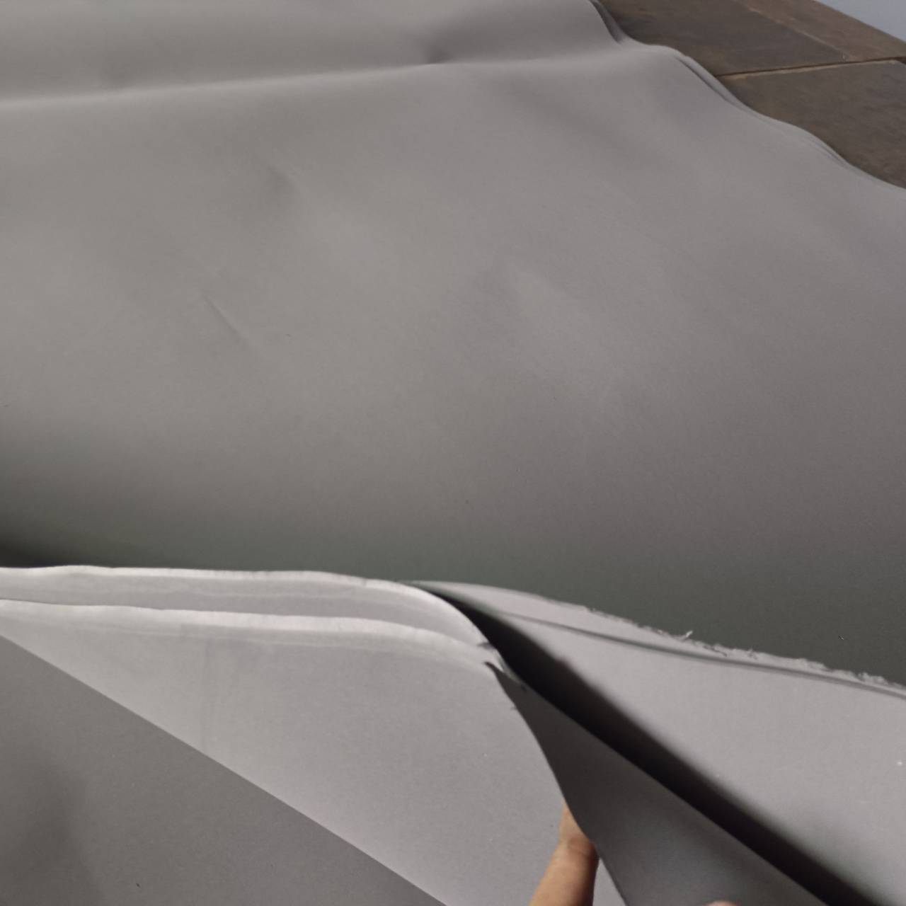 แผ่นยางกันกระแทกสีเทาเรียบ 2ด้าน หนา 3มม