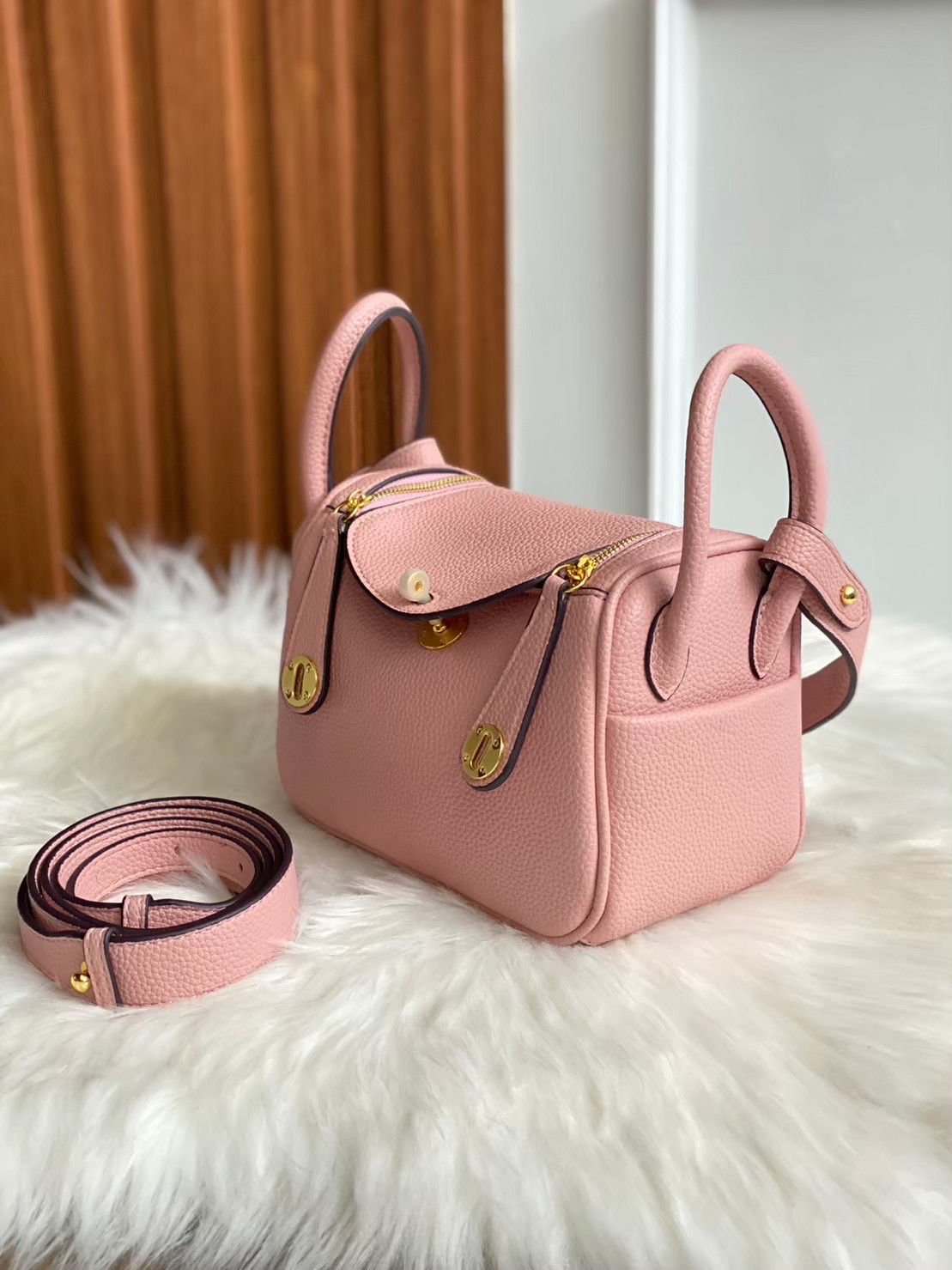 Mini LD 18 cm & 20 cm Lindy size แจ๋ว พร้อม Debut แล้วค่าพี่ๆ ตอกย้ำความปังของ LD collection ไม่ว่าจะทำมากี่ Size ก็หมดเกลี้ยง เติมสต็อคเเทบไม่ทัน การันตีความปังของนางด้วยไซส์จิ๋ว 18 cm ไปเลยค่า ใครว่าเล็กจะไม่เริ่ด คิดผิดค่ะ นางจุของเท่ารุ่นพี่ 20 เลยนะค