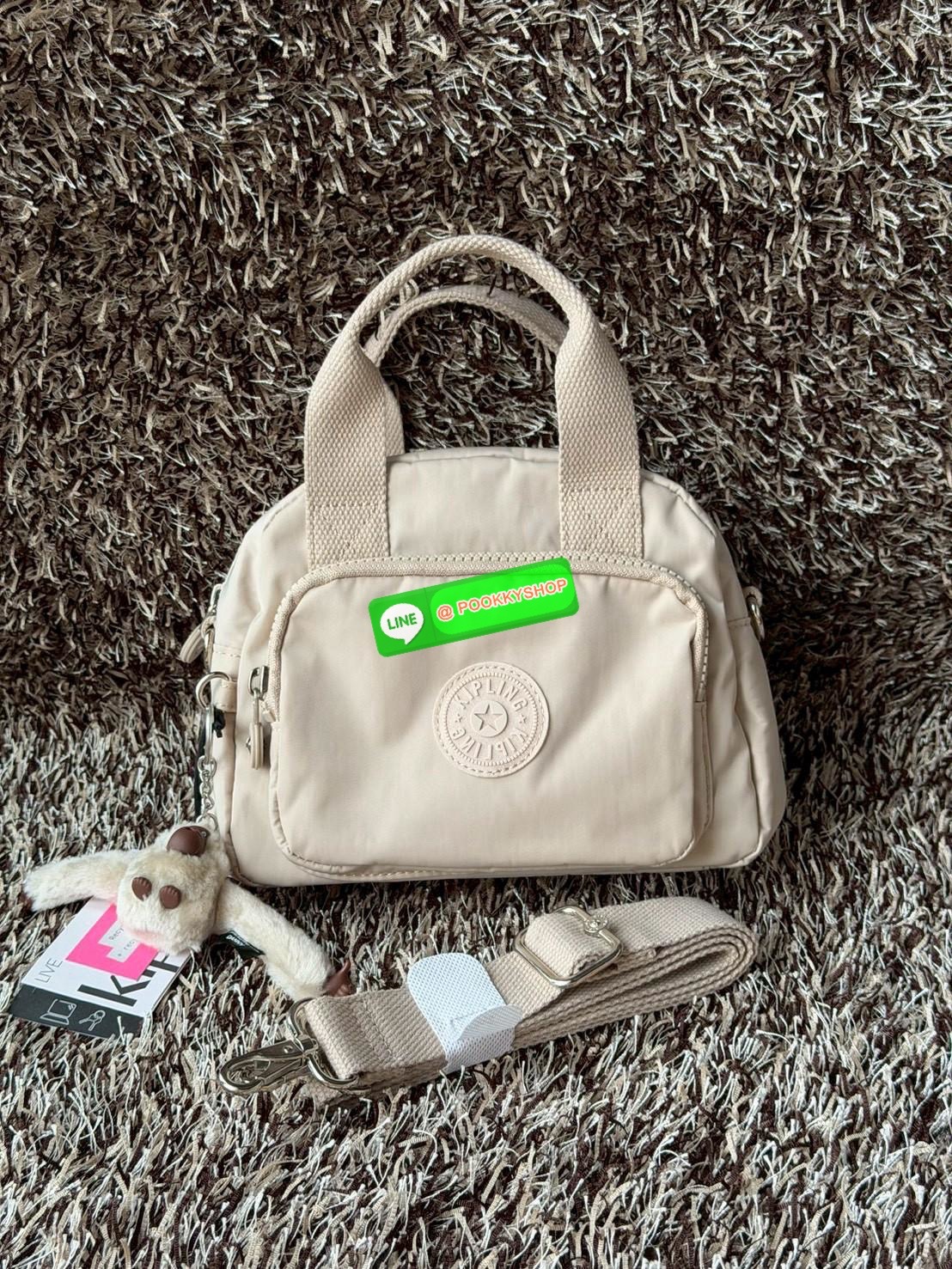 💕Kipling Unisex Shoulder Bag Defea กระเป๋าสะพายข้าง Defea Mini ที่ตอบโจทย์ทุกวันของคุณ ไม่ว่าคุณจะออกไปทำธุระประจำวัน หรือพบปะกับเพื่อนฝูง Defea Mini เป็นกระเป๋าที่น่ารักและน้ำหนักเบา ที่สุดในคอลเล็กชัน