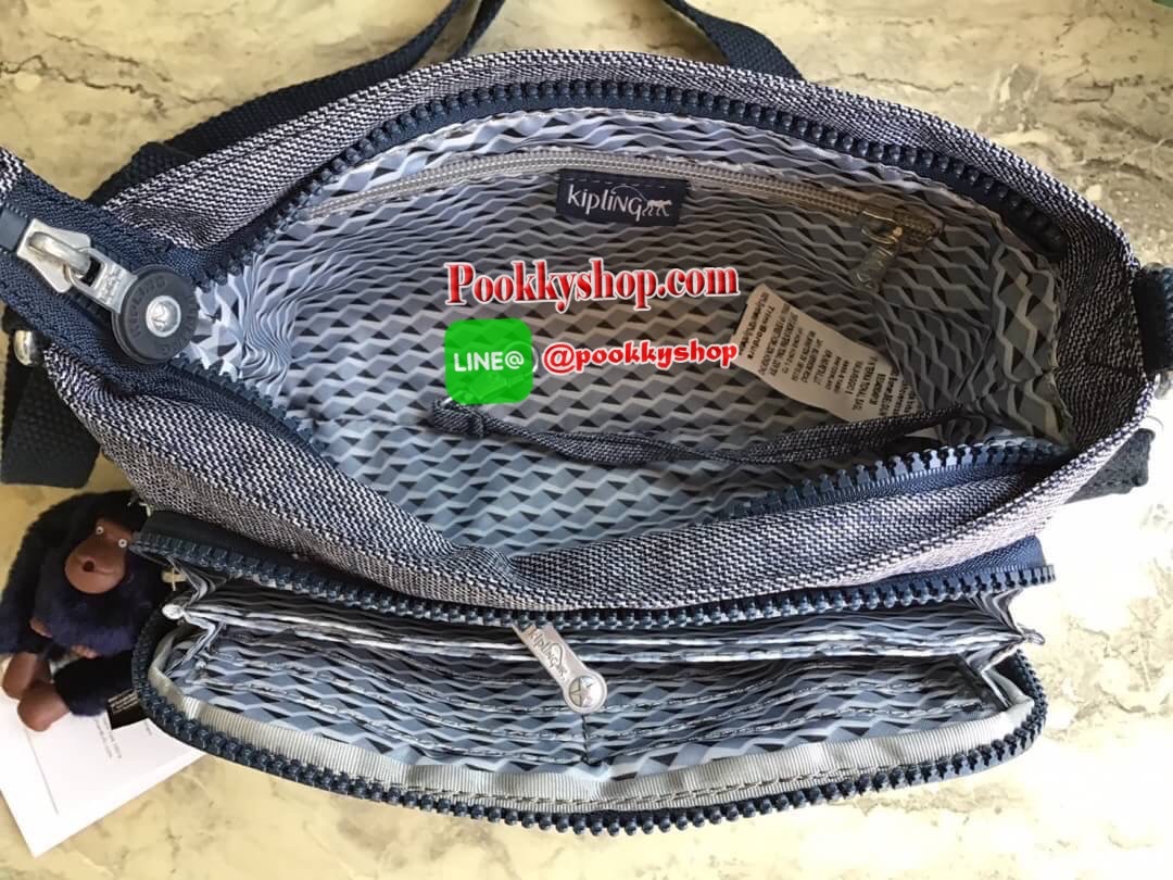 Kipling milos crossbody bag (K13696) กระเป๋าสะพายข้าง crossbody ขนาดกำลังดี มี 2 สาย สายสะพายสั้น ถือเป็นทรงพอรช์(pochette)ถอดเปลี่ยนสลับกับสายยาวได้ มีช่องซิปใช้งาน3ช่อง 2ช่องใหญ่ภายในมีเล็กแยกเป็นสัดส่วน ใส่มินิไอแพค กระเป๋าสตางค์ยาวได้ ด้านหน้ามีช่องซิ