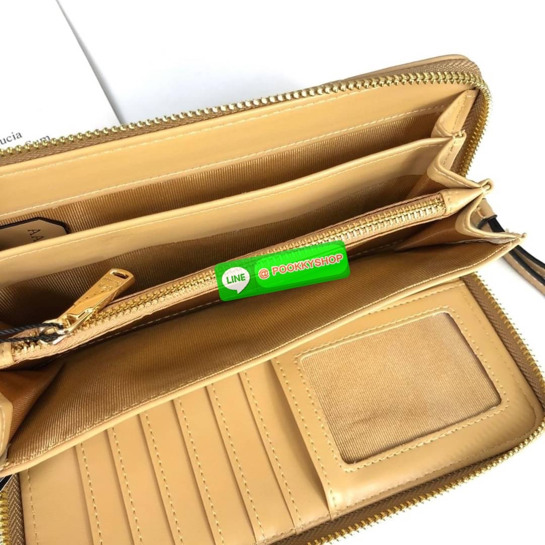 LYN Long Wallet กระเป๋าสตางค์ใบยาว เปิด - ปิดกระเป๋าด้วยซิป ด้านในมีช่องใส่บัตร ช่องใส่ธนบัตร ช่องใส่รูป และช่องซิปใส่เหรียญค่ะ