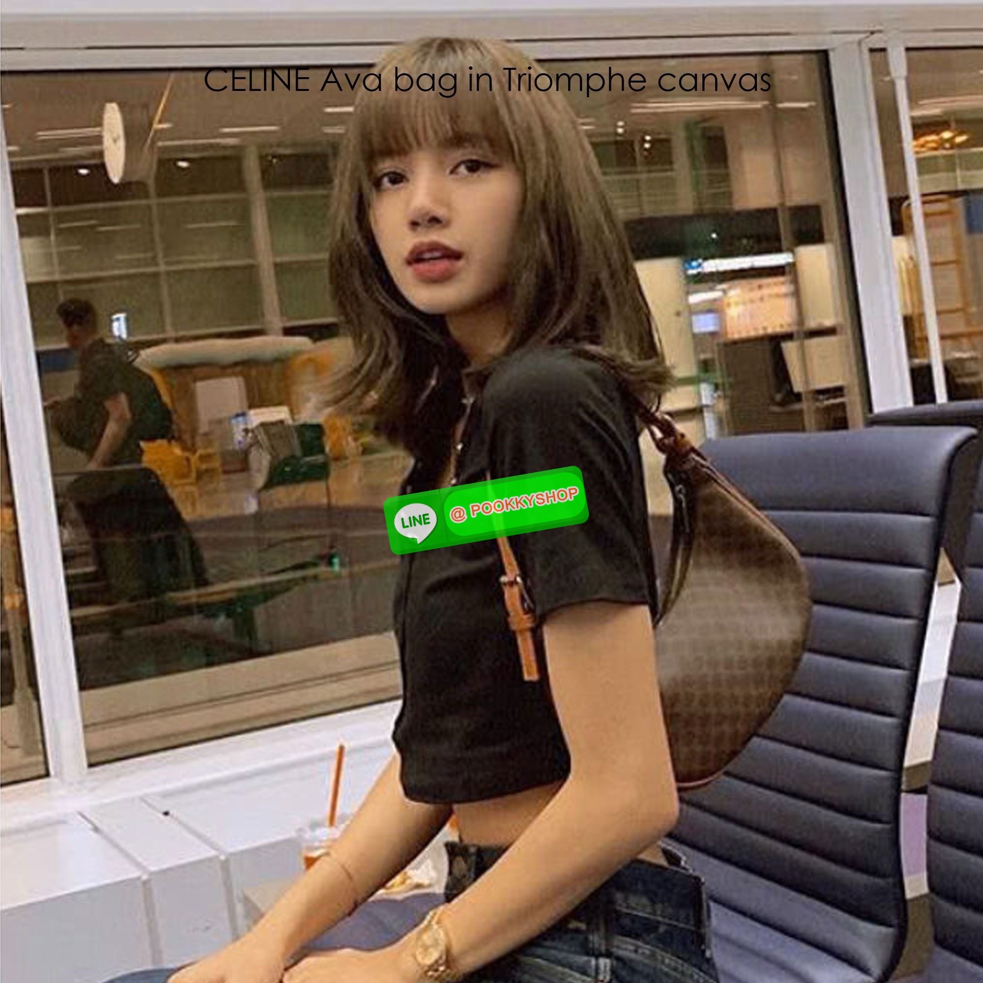 CELINE Ava bag in Triomphe canvas and leather กระเป๋าสะพายไหล่ รุ่นยอดฮิต ดีไซน์แบบสวยสับ รูปทรงคลาสสิคใช้งานได้ง่าย แมทช์ได้หลากหลายสไตล์ ภายในเป็นช่องโล่ง สามารถใส่มือถือ ใส่กระเป๋าสตางค์ได้ และมีช่องย่อยให้ใส่บัตรได้อีกด้วย สุดคุ้ม สุดปังแบบนี้ รีบตำก่